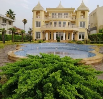 ویلا استخردار دریاکنار 2000 متر